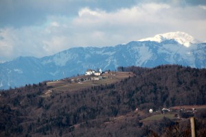 Razgled je segal čez Limbarsko goro do Velike planine