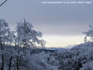 Nad Karavankami so se začeli oblaki trgati